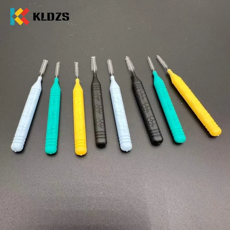 Berus Interdental Jenis I Semanggi Empat Daun