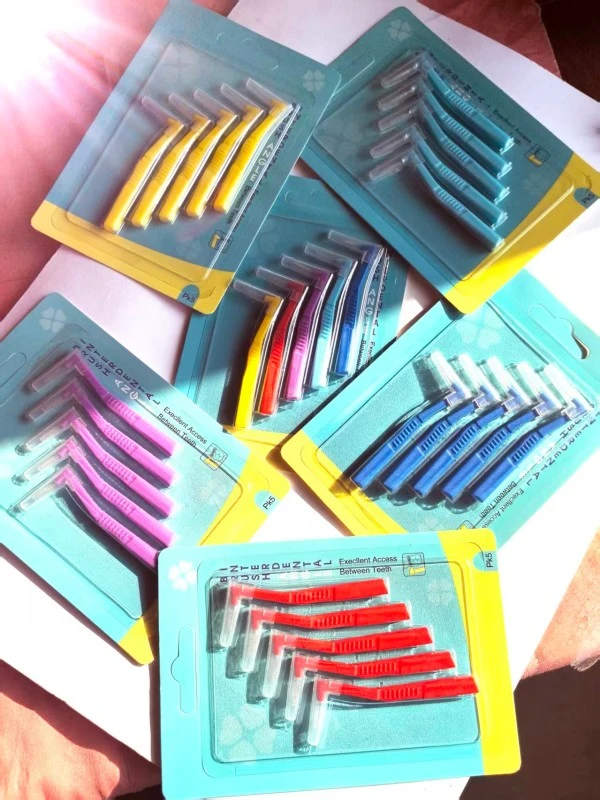 Curved Interdental Brush Curved Interdental Brush